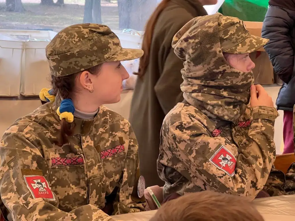 «Козацький фарватер»: школярі з Черкащини пройшли триденний патріотичний зліт у пам’ять про Героя України