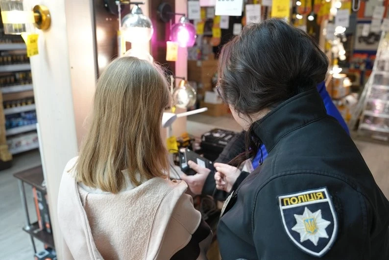 Різдвяне свято в Черкасах: діти пекли піцу та обирали подарунки разом із поліцейськими