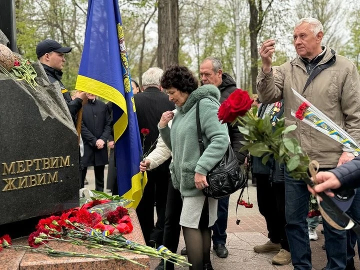 У Черкасах вшанували пам’ять жертв Чорнобильської катастрофи у річницю трагедії