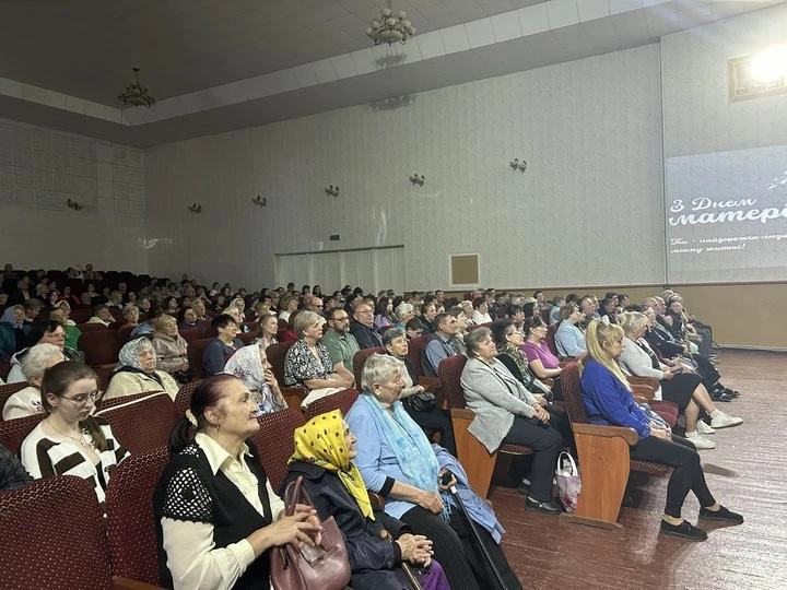 У Жашкові День матері перетворили на день пам’яті й вдячності матерям захисників