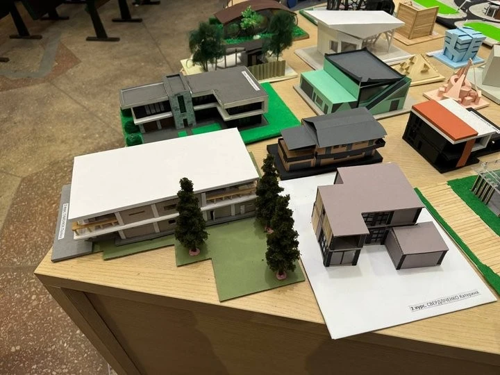 Черкаські студенти презентували власні архітектурні проєкти