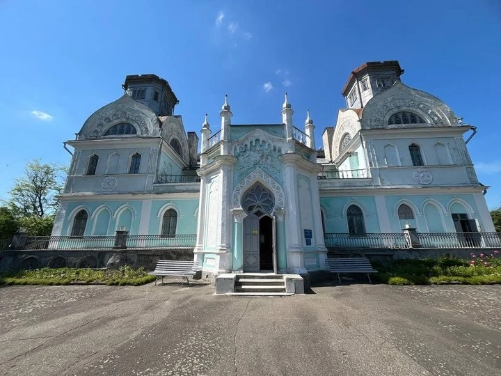 Корсунщина для туристів: від князівських палаців до природних «джакузі» Корсунщина для туристів: від князівських палаців до природних «джакузі»