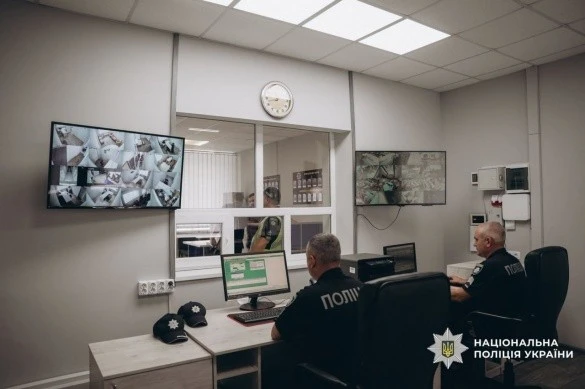 Права затриманих під відеоконтролем: у Золотоніському райвідділі впровадили систему Custody Records Права затриманих під відеоконтролем: у Золотоніському райвідділі впровадили систему Custody Records